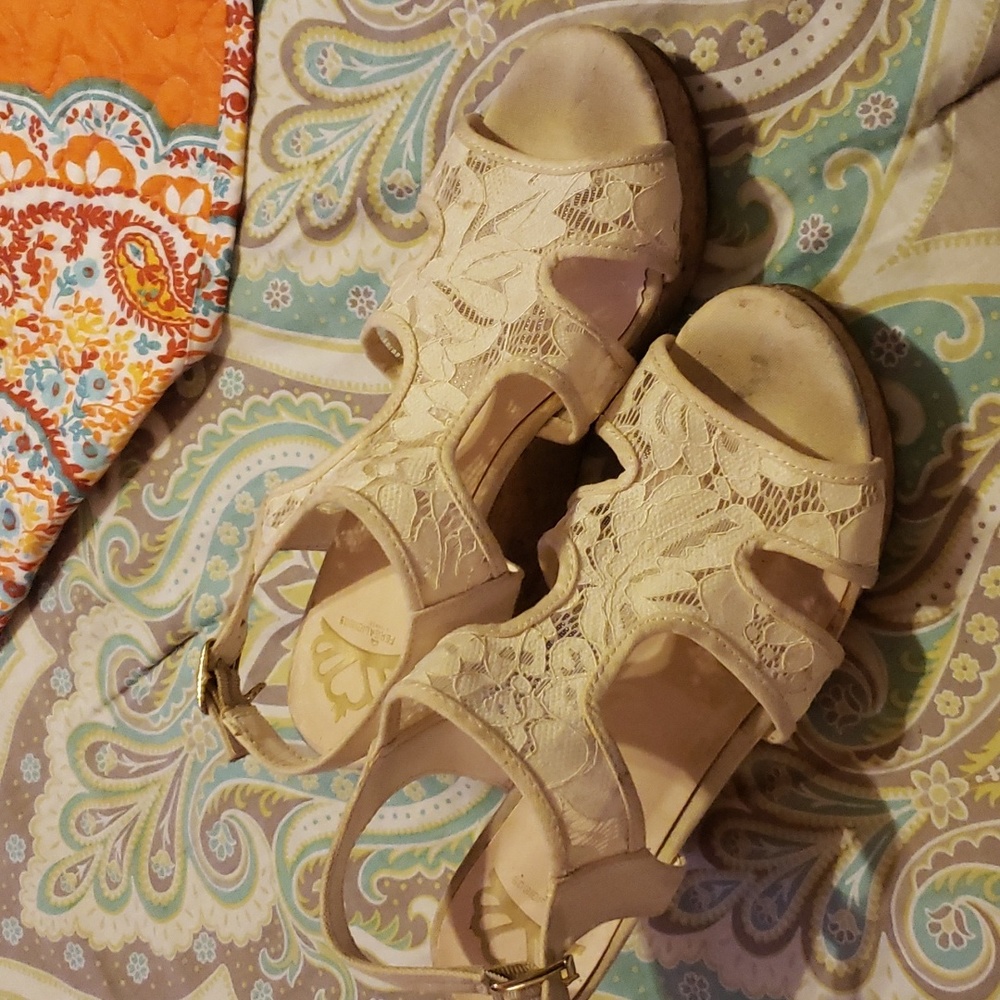 Shoes - Picture 2 of 3